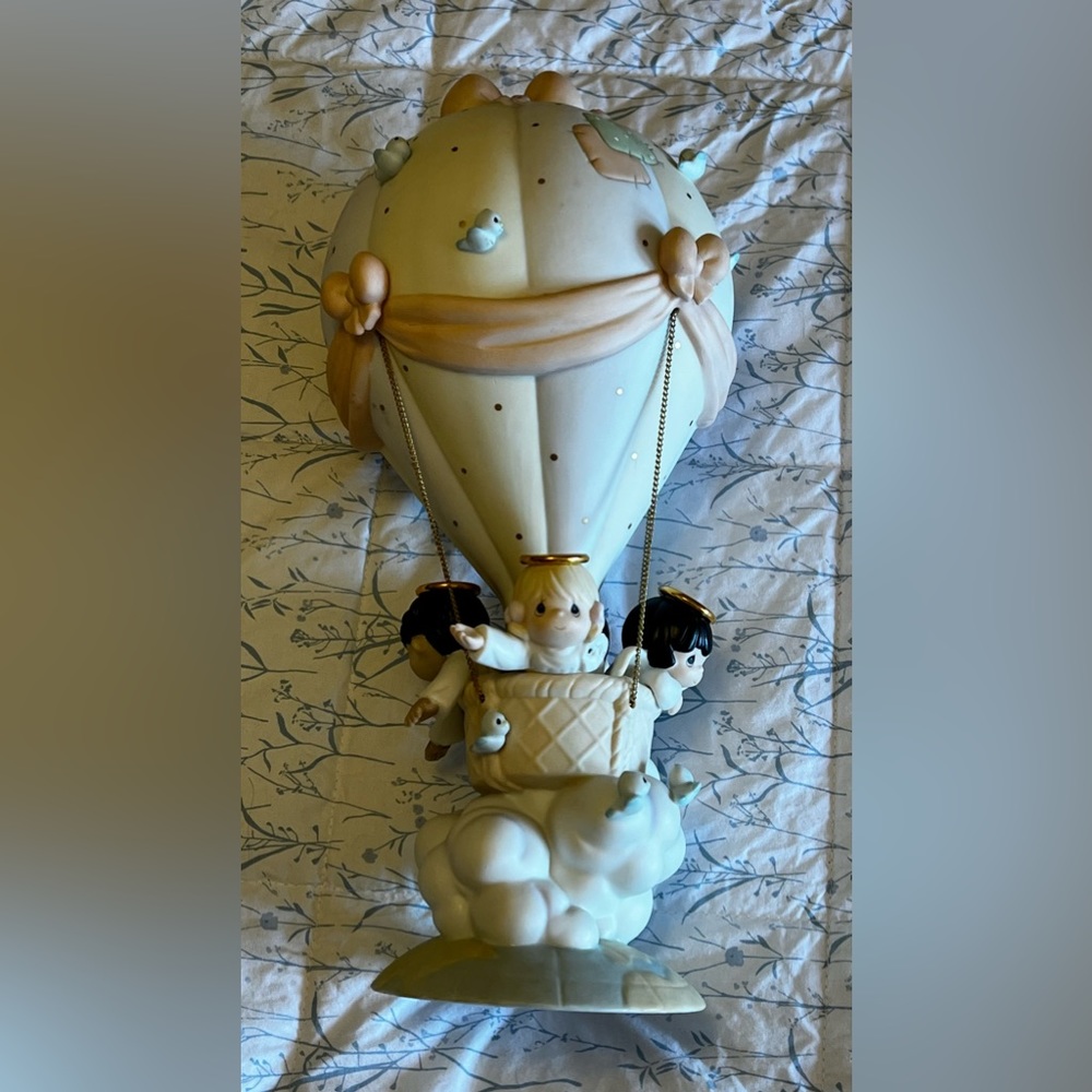 1999 ENESCO PRECIOUS MOMENTS FIGURINE
